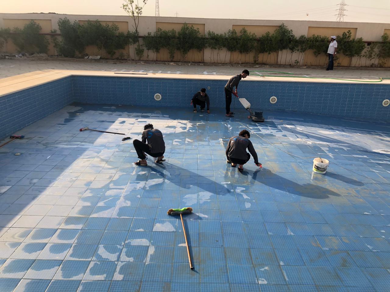 نظافة حمامات سباحة